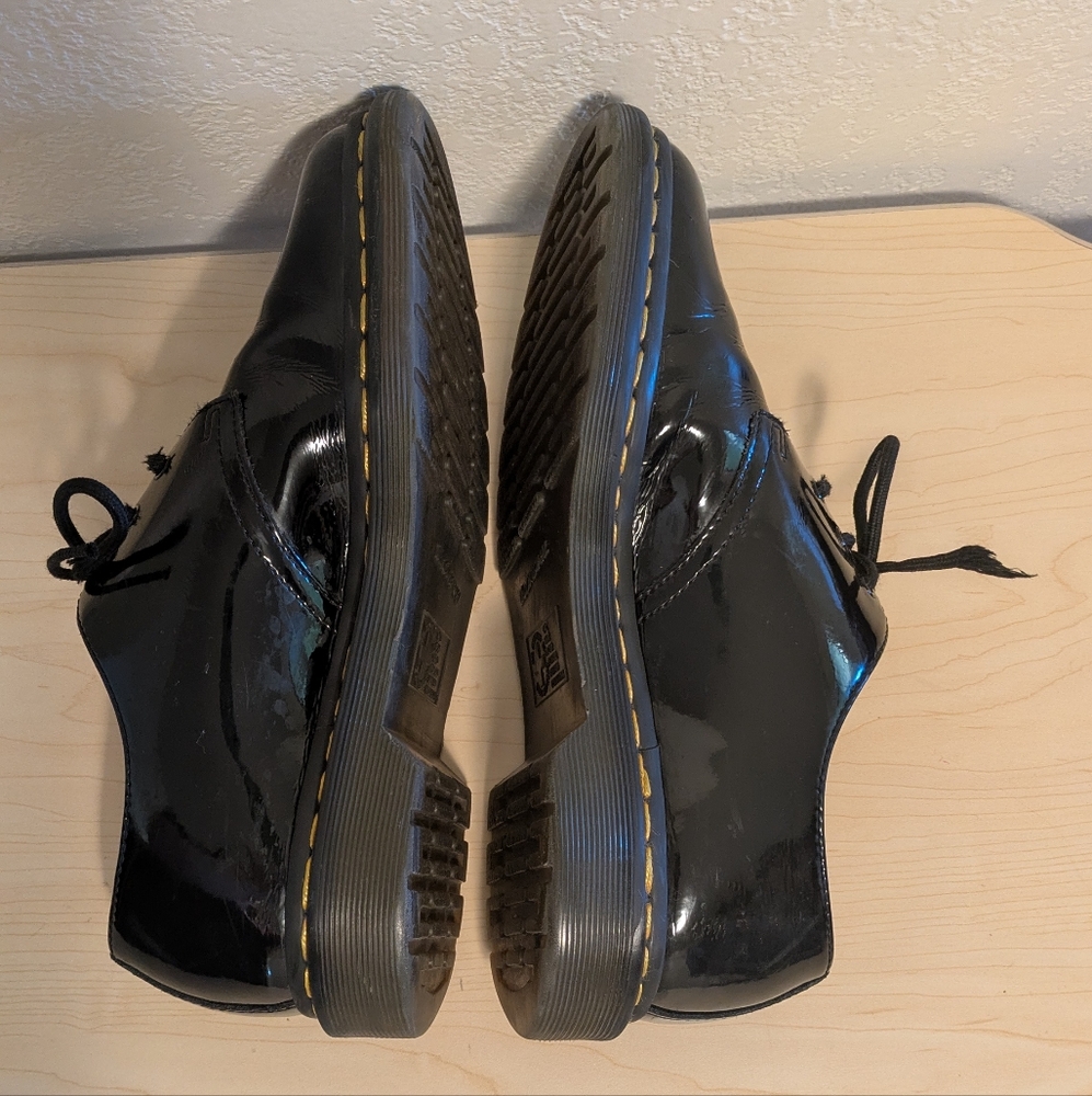 Dr Martens Classic Black Leather Shoes - Picture 5 of 10